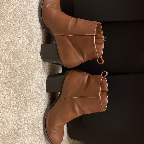 Brown booties - Picture 2 of 6